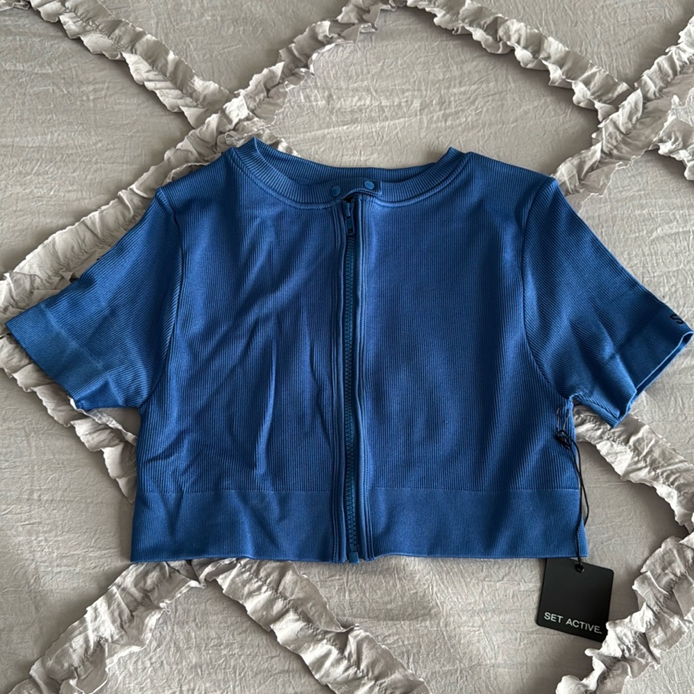 SET Active Blue Zip-Front Crop Top